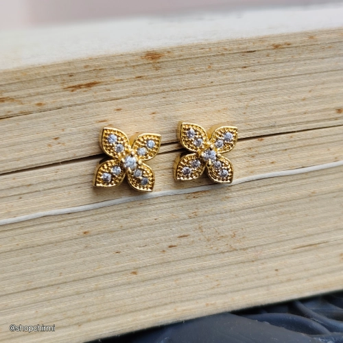 CHLT14 Gold-Toned Four-Petal Stone Stud Earrings (1) Gold-Toned Four-Petal Stone Stud Earrings - Image 1